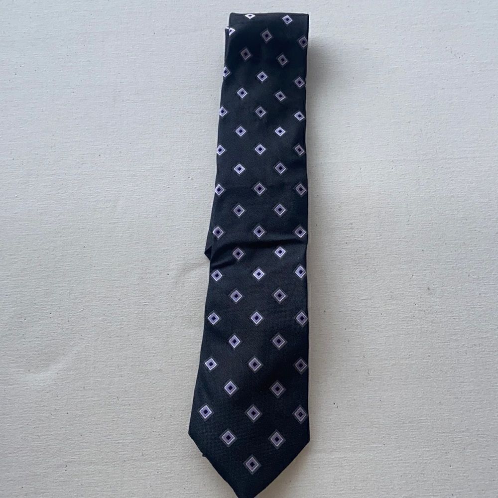 Designer Hickey Freeman Men’s Tie Suit